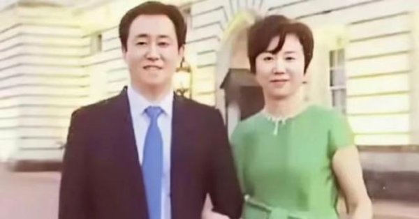配资世界 许家印的辉煌与低谷，背后兄弟情深令人动容，事业起伏宛如过山车